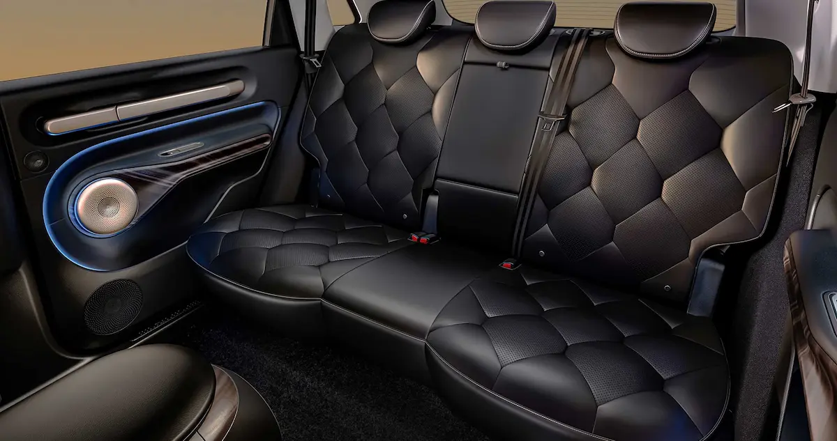 MG Windsor EV 2025 Review – Flexible BaaS Pricing, 449 km Range & Family Space 2 MG Windsor EV Interior